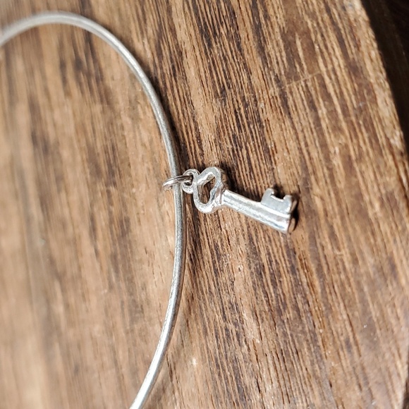 B3206 key cuff bracelet‎ antique - Picture 2 of 2